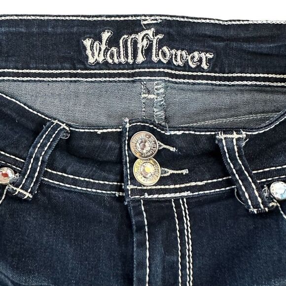 Wallflower USA American Flag Heart Pocket Dark Blue Denim Raw Hem Shorts - Picture 4 of 4